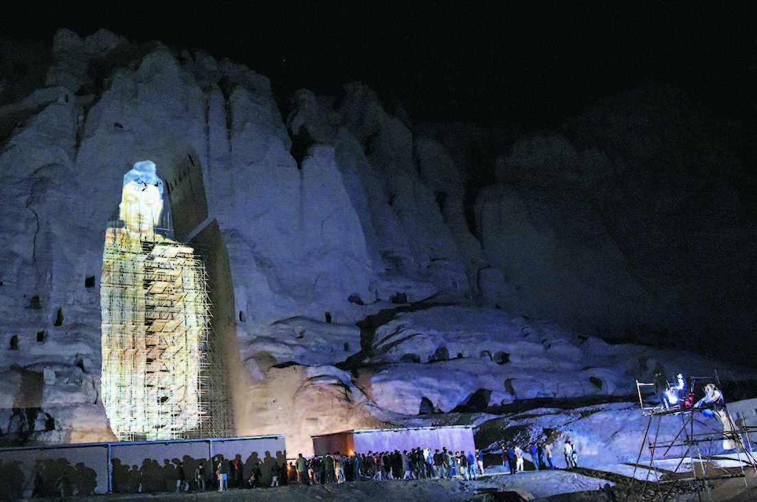 Patung Buddha Tiga Dimensi di Lembah Bamiyan