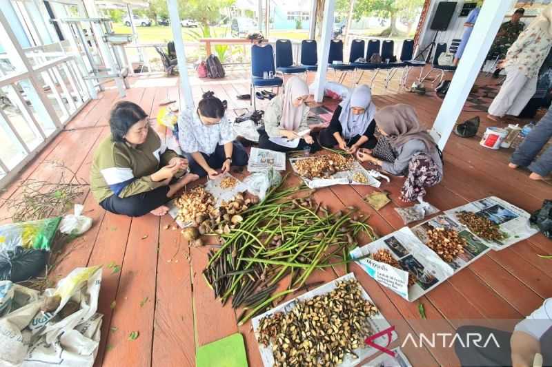 Pelatihan Membatik Mangrove ke Warga Perbatasan Natuna