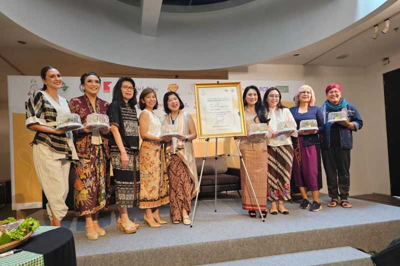 Pelestarian Budaya, Ratusan Lukisan Dipamerkan untuk Bantu Pemberdayaan Perempuan di NTT