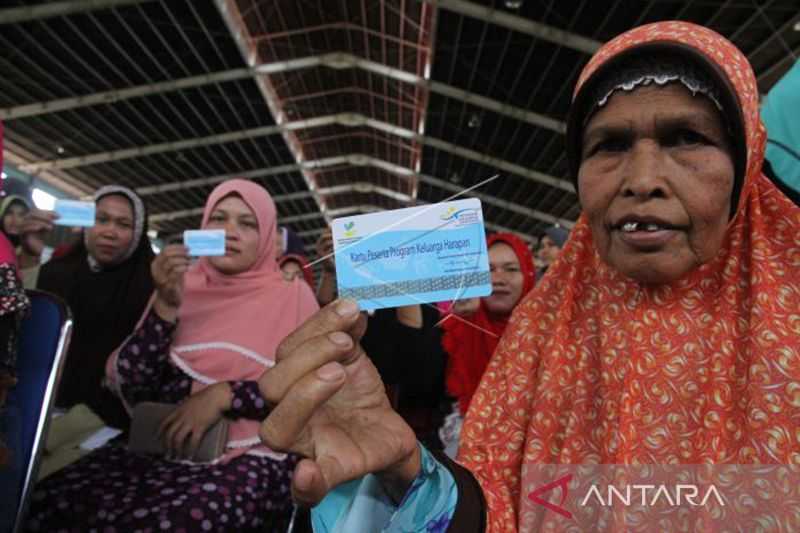 Penerima Bansos Makin Berkurang di Aceh, Angka Kemiskinan Turun?