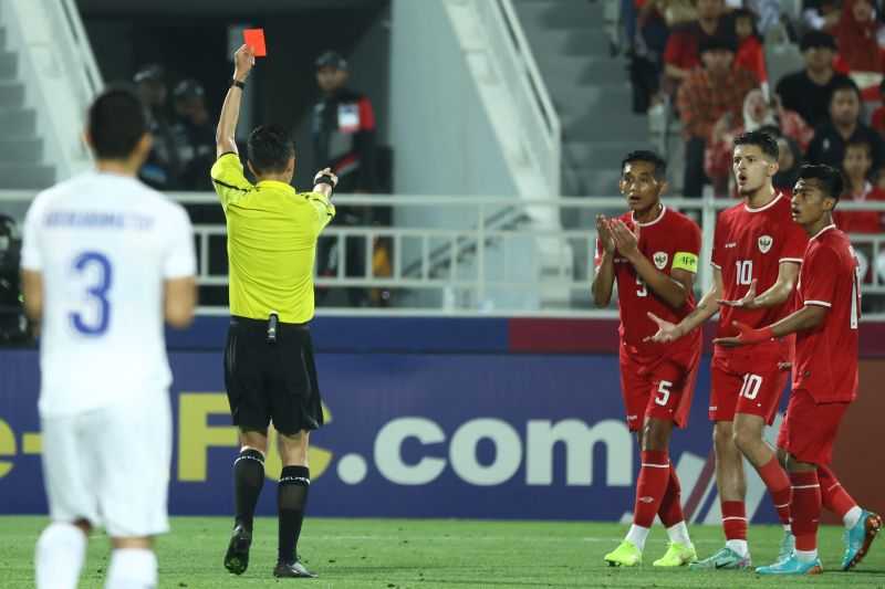 Pengamat Menilai Wasit AFC Kembali Rugikan Timnas Indonesia U-23 saat Melawan Uzbekistan