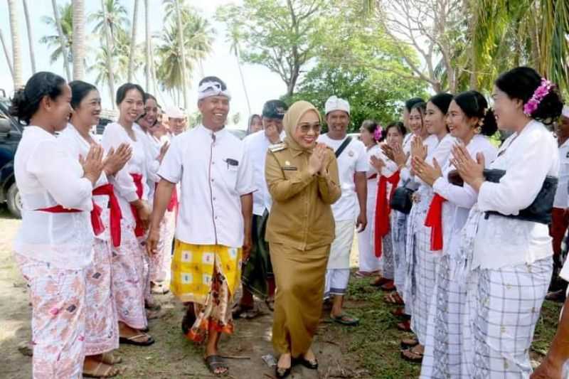 Perkuat Persatuan dan Kerukunan, Bupati Mamuju Ajak Umat Hindu Jaga Toleransi