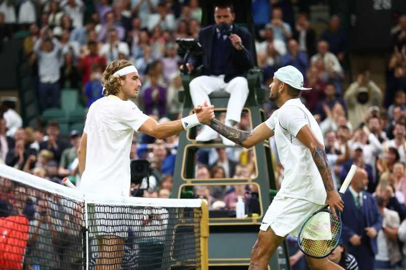 Perseteruan Berlanjut hingga Konferensi Pers, Tsitsipas Sebut Kyrgios 'Perisak' Usai Kalah di Wimbledon