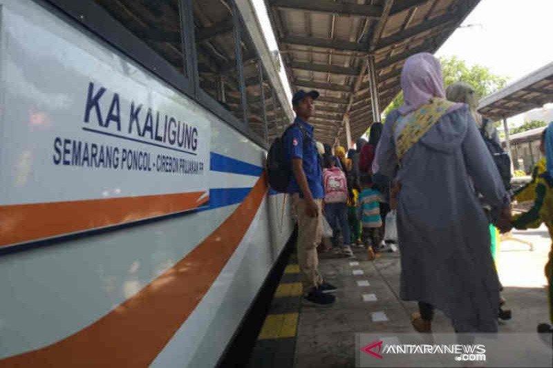 Kecepatan Kereta di Cirebon Bertamnah Jadi 105 Km per Jam