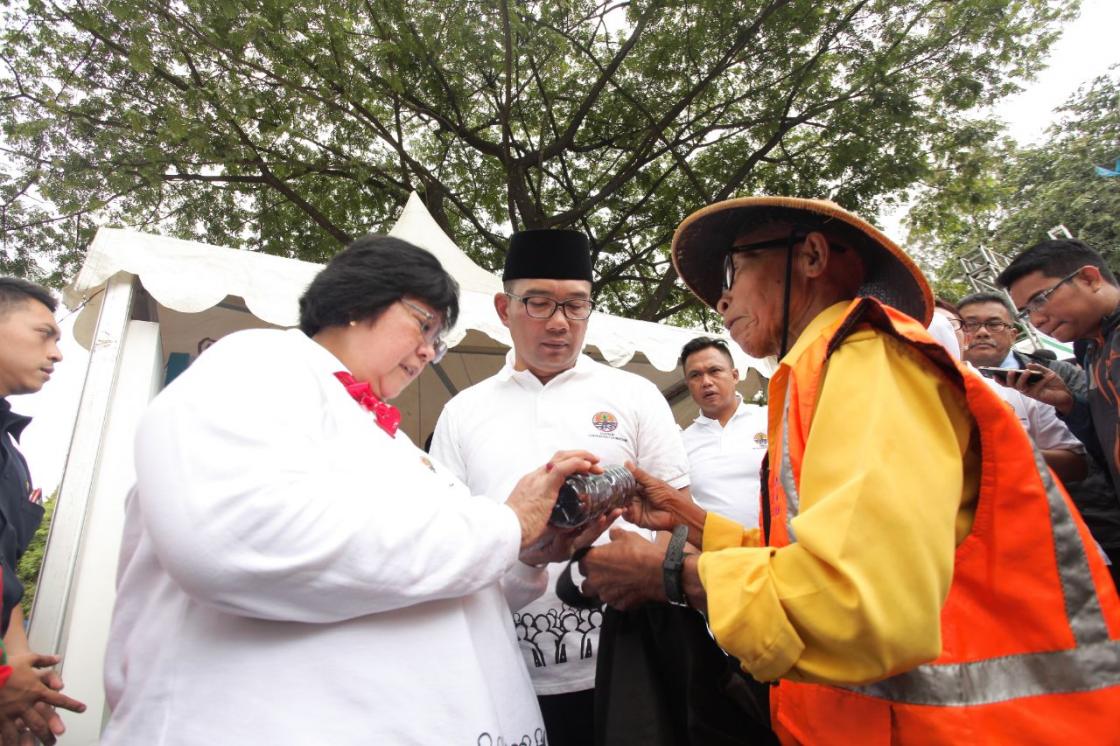 Generasi Muda Berperan Penting Perangi Sampah