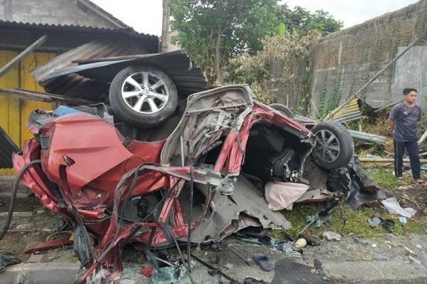 4 Tewas dalam Kecelakaan Mobil di Sleman