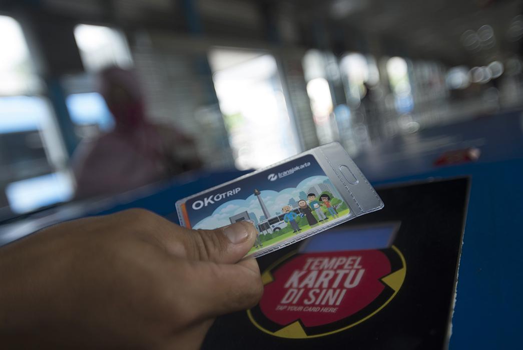 Sebanyak 100 Bus Mulai Dipasang Mesin 'Tapping'