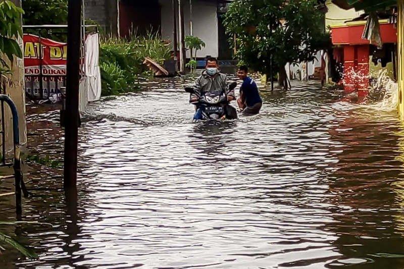 Sejumlah Wilayah di Semarang Masih Tergenang Banjir