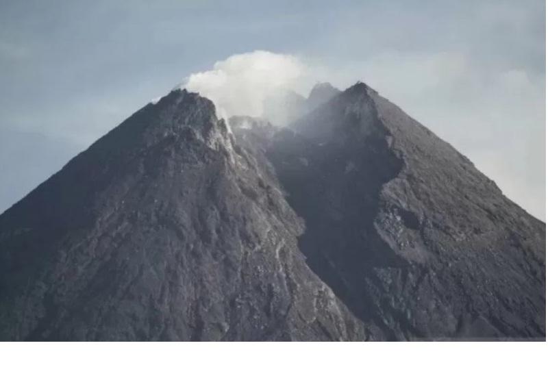 Suara Guguran dari Gunung Merapi Terdengar Enam Kali