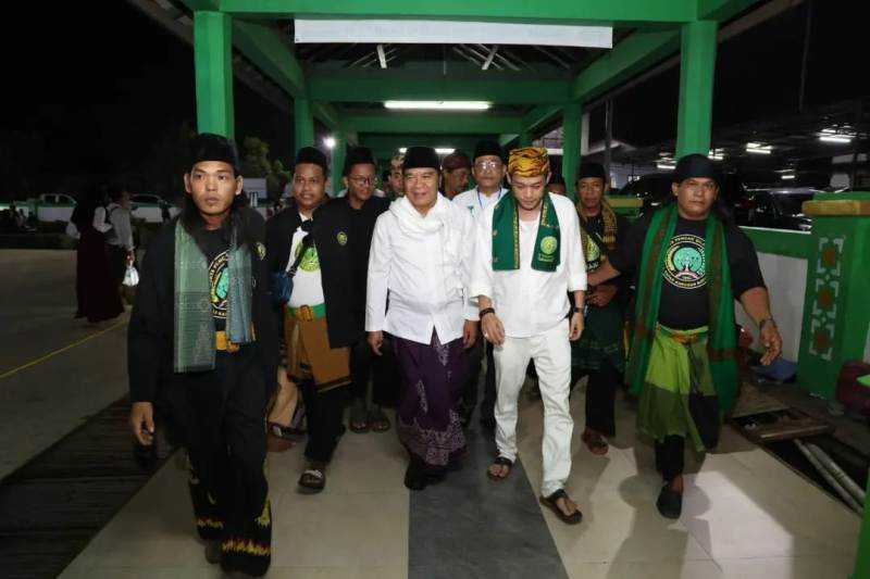 Pj Gubernur Banten Al Muktabar Hadiri Haul Agung Sultan Maulana Hasanuddin Banten, Sampaikan Pesan Ini