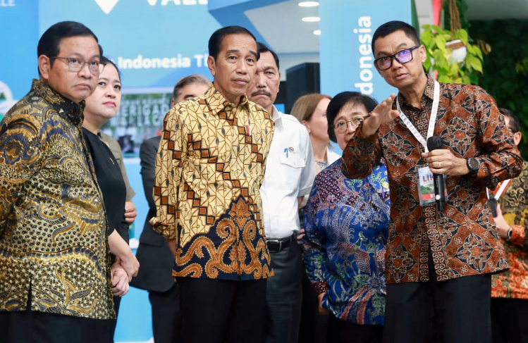PLN Paparkan Konsep Transisi Energi Menuju COP28 di Hadapan Presiden Jokowi