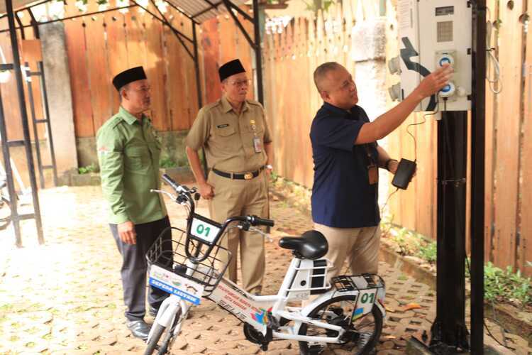 PLN Resmikan Electrifying Lifestyle di Kampung Betawi Setu Babakan Peringati Hari Pengurangan Emisi CO2 Internasional