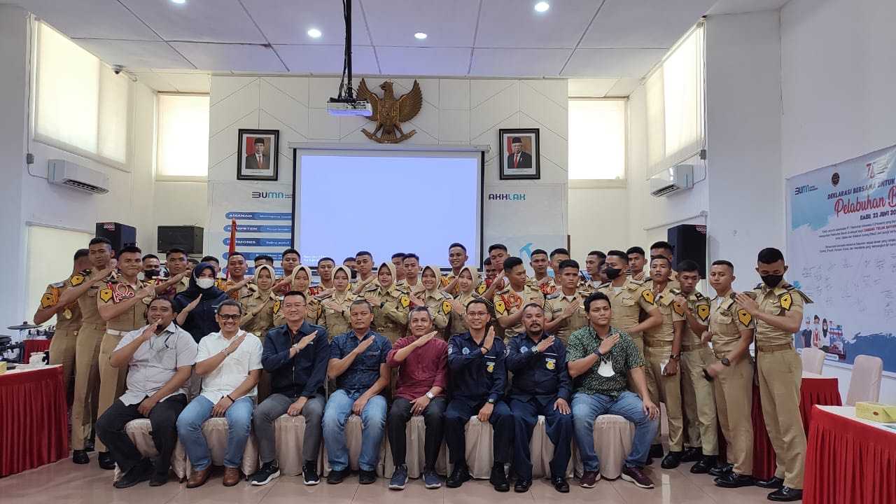 Poltekpel Sumatera Barat Gelar One Day Port Visit ke Pelabuhan Teluk Bayur