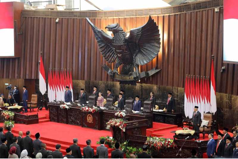 Presiden Jokowi Akan Menaikkan Gaji ASN termasuk PNS Pada APBN 2024 2