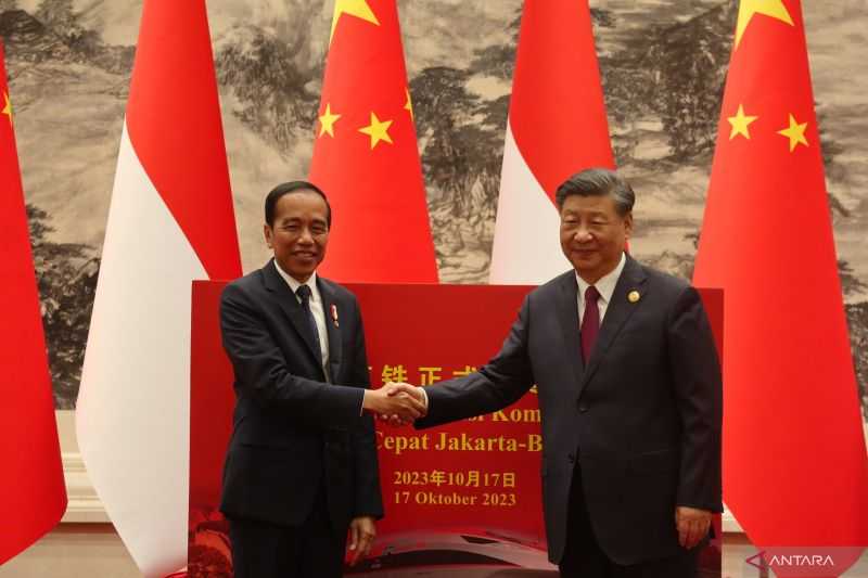 Presiden Jokowi dan Xi Jinping Bicarakan 10 Tahun Pemerintahan Via Telepon