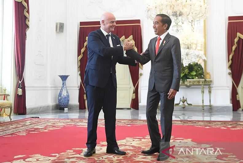 Presiden Jokowi Sambut Presiden FIFA Gianni Infantino di Istana Merdeka