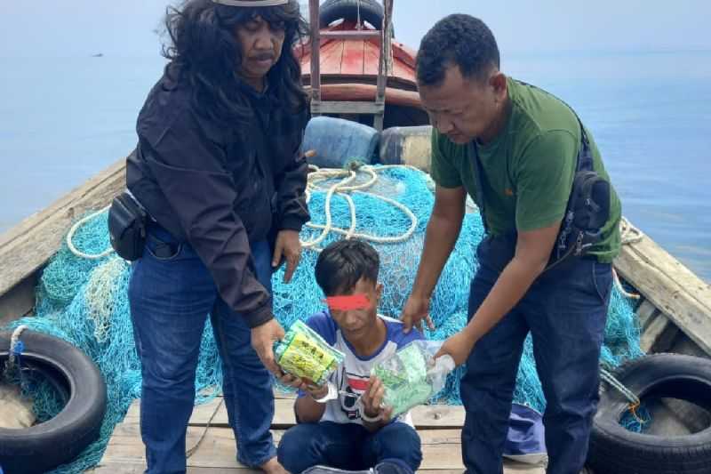 Pria Ini Diduga Jadi Kurir 2 Kilogram Sabu dari Malaysia, Polisi Pun Akhirnya Menangkapnya