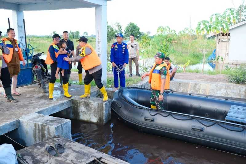 Ratusan Keluarga di Sungai Mandau Siak Mengungsi Akibat Banjir