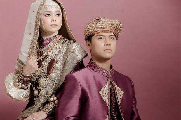 Rizky Billar dan Lesti Kejora Berbusana Minangkabau, Umumkan Rencana Pernikahannya
