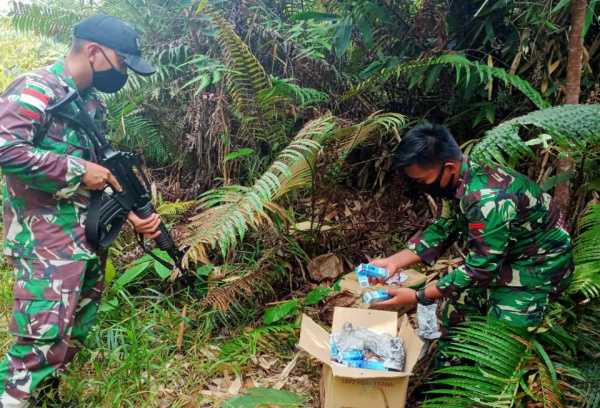 Saat Berpatroli di Jalan Tikus, Prajurit TNI Temukan Dua Kardus Misterius 