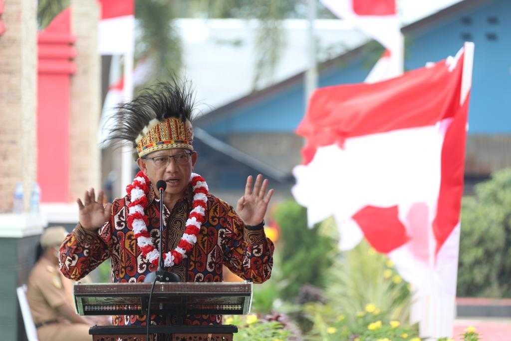 Saat Pembagian 10 Juta Bendera di Merauke, Mendagri Tito Jelaskan Spirit Pembentukan DOB Papua
