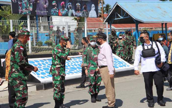 Sejumlah Jenderal Sambut Mahfud MD di Papua