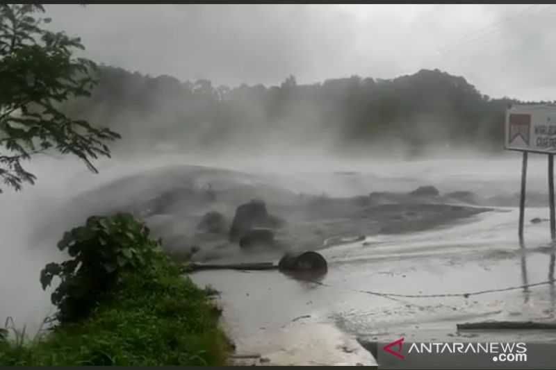 Semoga Tak Ada Korban Jiwa, Gunung Semeru Luncurkan Awan Panas Berdampak Hujan Abu Vulkanik