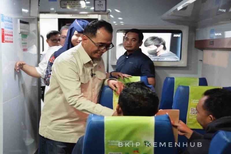 Semoga Tak Ada Penumpukan, Menhub Pastikan Kelancaran Angkutan Mudik Lebaran Lewat Kereta Api