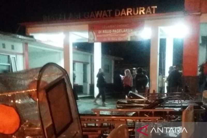 Semoga Tidak Ada Korban Jiwa, RSUD Pagelaran Cianjur Terbakar Terpaksa Puluhan Pasien Dipindahkan