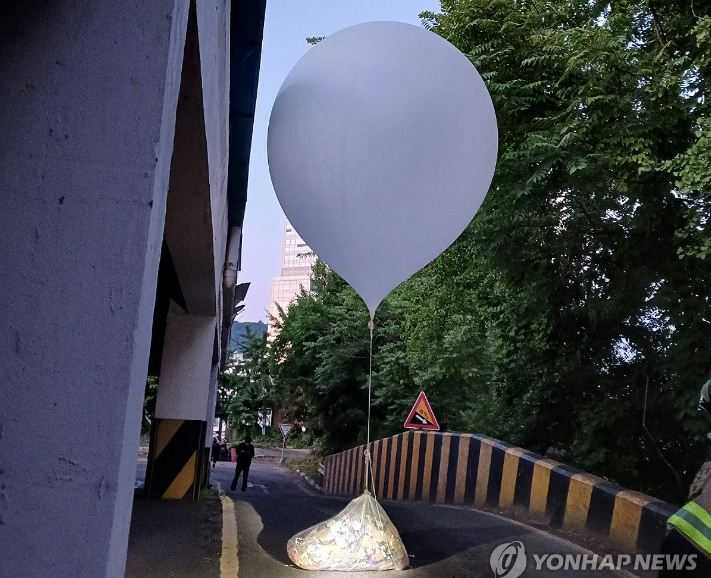 Seoul: Korut Kirim 600 Balon Berisi Sampah Lagi ke Korsel