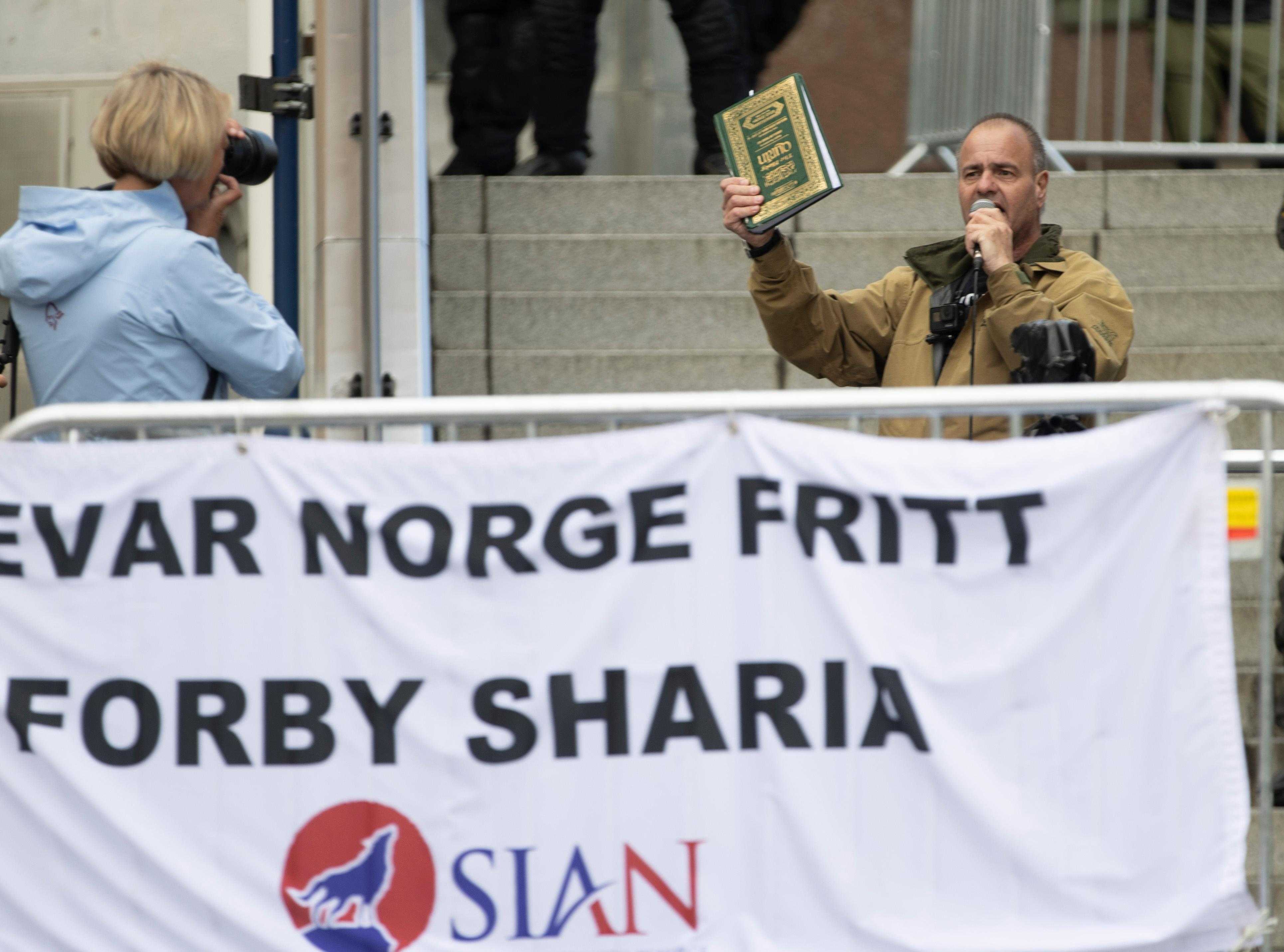 Seperti Karma! Ekstrimis Anti-Islam di Norwegia Ditabrak Usai Sengaja Membakar Al Qur'an di Hadapan Warga Muslim