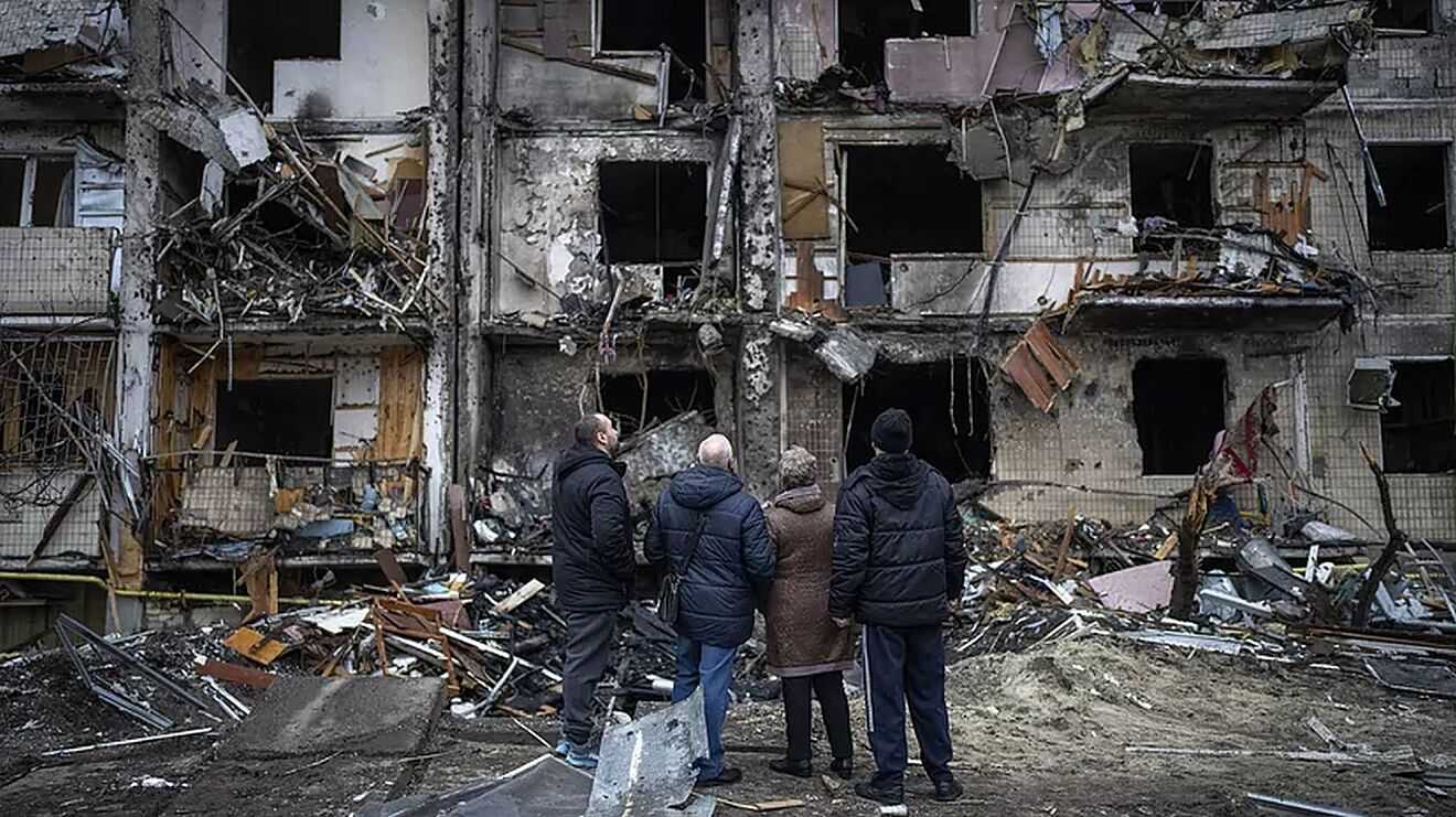 Serangan Rusia di Ukraina Barat Mendorong Lebih Banyak Orang untuk Melarikan Diri