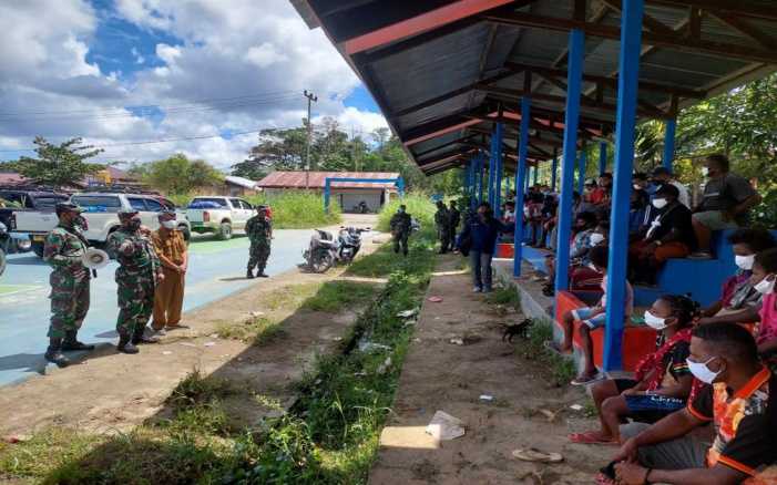 Setelah Kontak Tembak dengan KKB, Ini yang Dilakukan Satuan TNI di Fakfak Papua Barat Beri Rasa Aman ke Warga