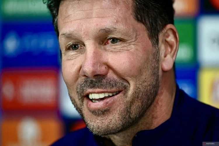 Simeone Kecam Keputusan Mainkan Pertandingan Liga Spanyol Setelah Bencana Banjir