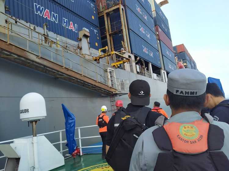 Stasiun Bakamla Aceh Evakuasi WNA dari Kapal Berbendera Portugal