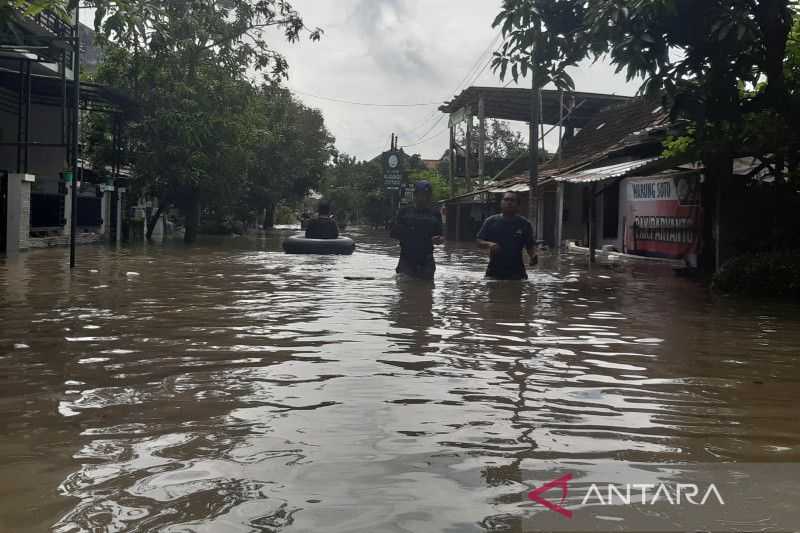 Sungai Bengawan Solo Meluap, Ribuan Warga Sukoharjo Mengungsi