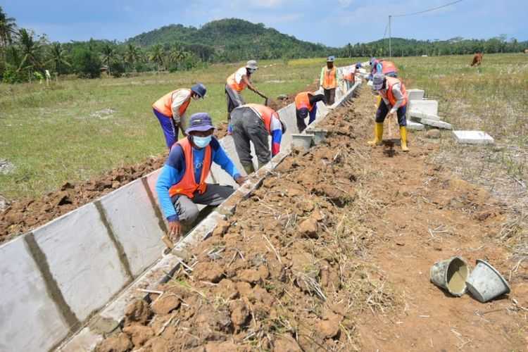 Target Serapan Pekerja PKT Proyek Jalan Meningkat