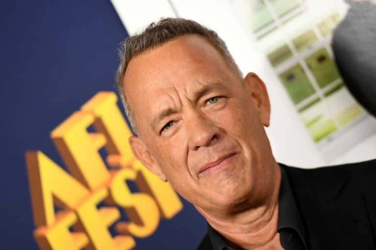 Teknologi AI Bikin Tom Hanks Terlihat Lebih Muda di Film Barunya 'Here'