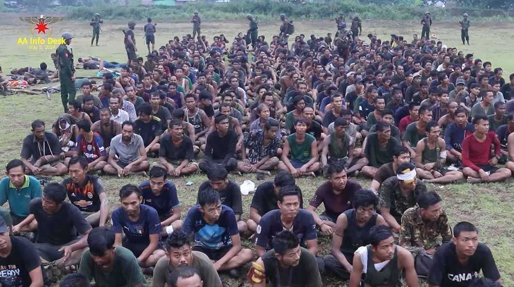 Tentara Arakan Tangkap Ratusan Personel Junta