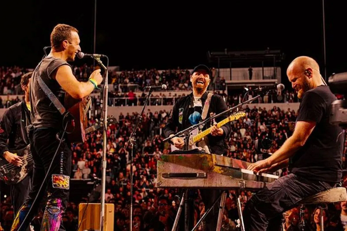 Terbelit Polemik, Coldplay Gugat Balik Mantan Manajer Dave Holme
