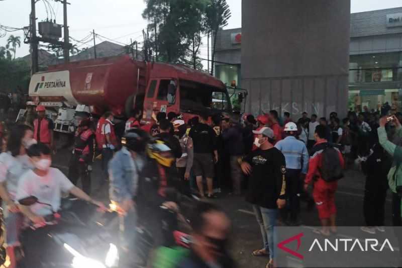 Tewaskan 10 Orang, KNKT Investigasi Kecelakaan Beruntun di Bekasi