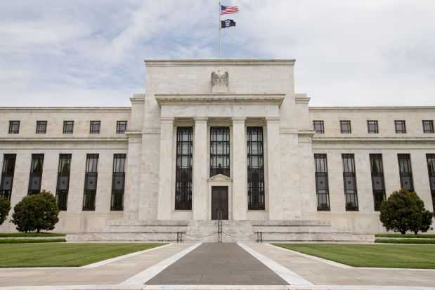 The Fed Diperkirakan Tahan Bunga Tinggi Lebih Lama