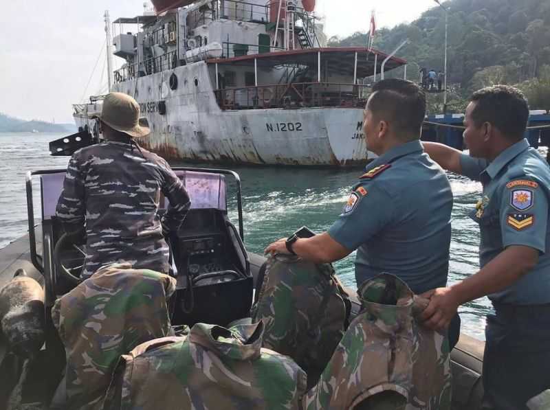 Tim SAR TNI AL Kerahkan Satuan Kapal Patroli untuk Pencarian Korban Tenggelam di Pantai Pulau Kasiak