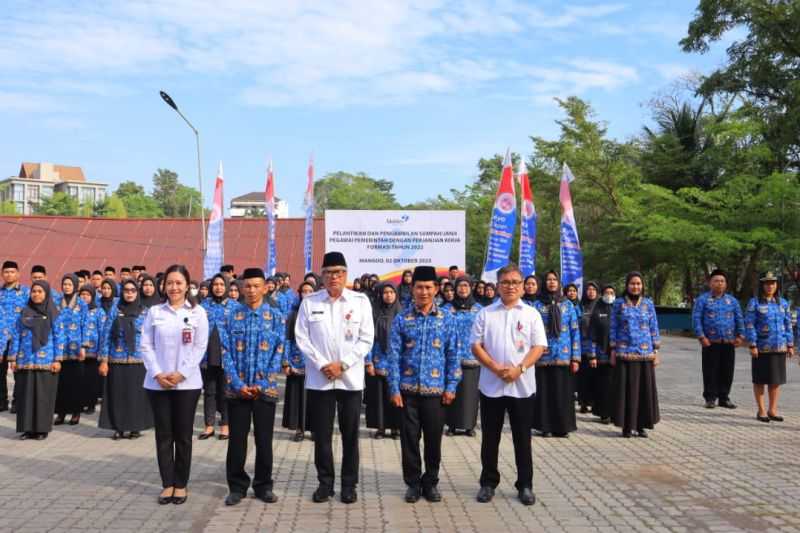 Tingkatkan Pelayanan, Kepala BKKBN Sulut Minta 103 Pegawai Baru Bisa Menjadi ASN Berakhlak