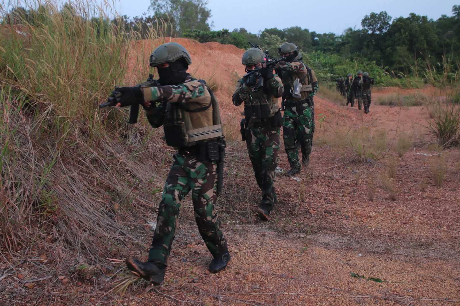 Tingkatkan Profesionalisme Prajurit, Pasukan Khusus TNI AL Gelar Latihan di Pantai Dompak