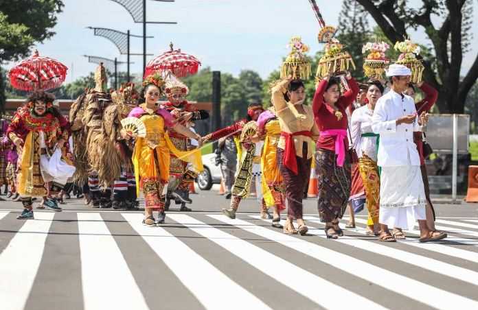 TMII Gelar Pawai Budaya Meriahkan Hari Sumpah Pemuda