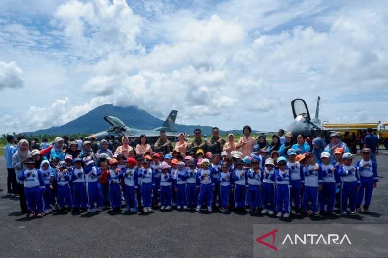 TNI AU di Natuna Pamerkan Alutsista ke Pelajar agar Berminat Bergabung Jadi Bagian dari Angkatan Udara