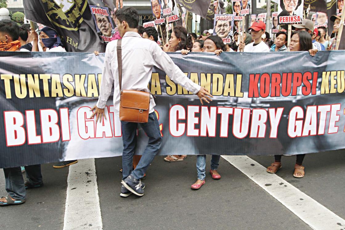 TUNTASKAN KASUS BLBI DAN CENTURY!!!