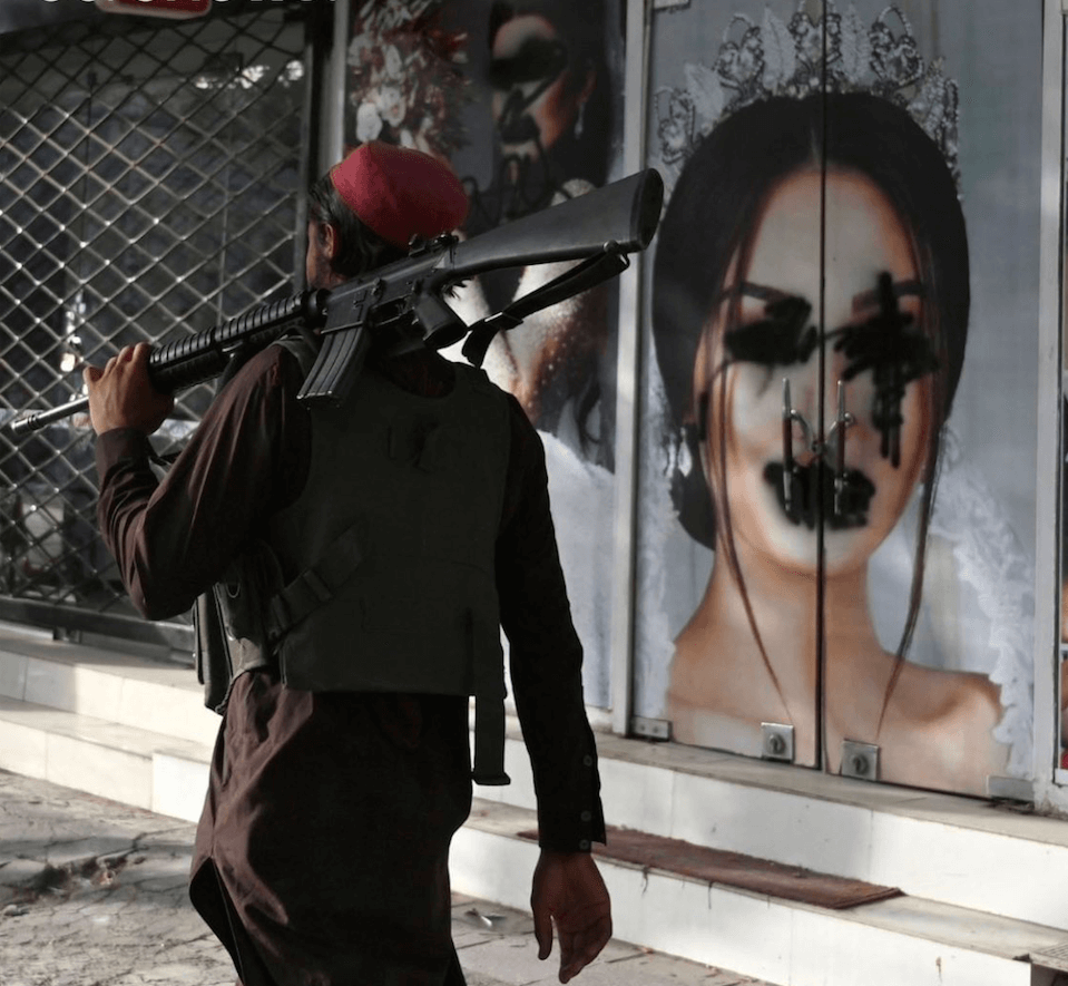 Usai Kuasai Afghanistan, Poster Perempuan Dihapus dari Pemandangan Jalanan