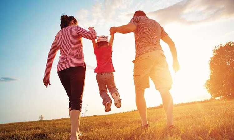 Utamakan Keluarga, 5 Zodiak Ini Akan Jadi Orang Tua Terbaik